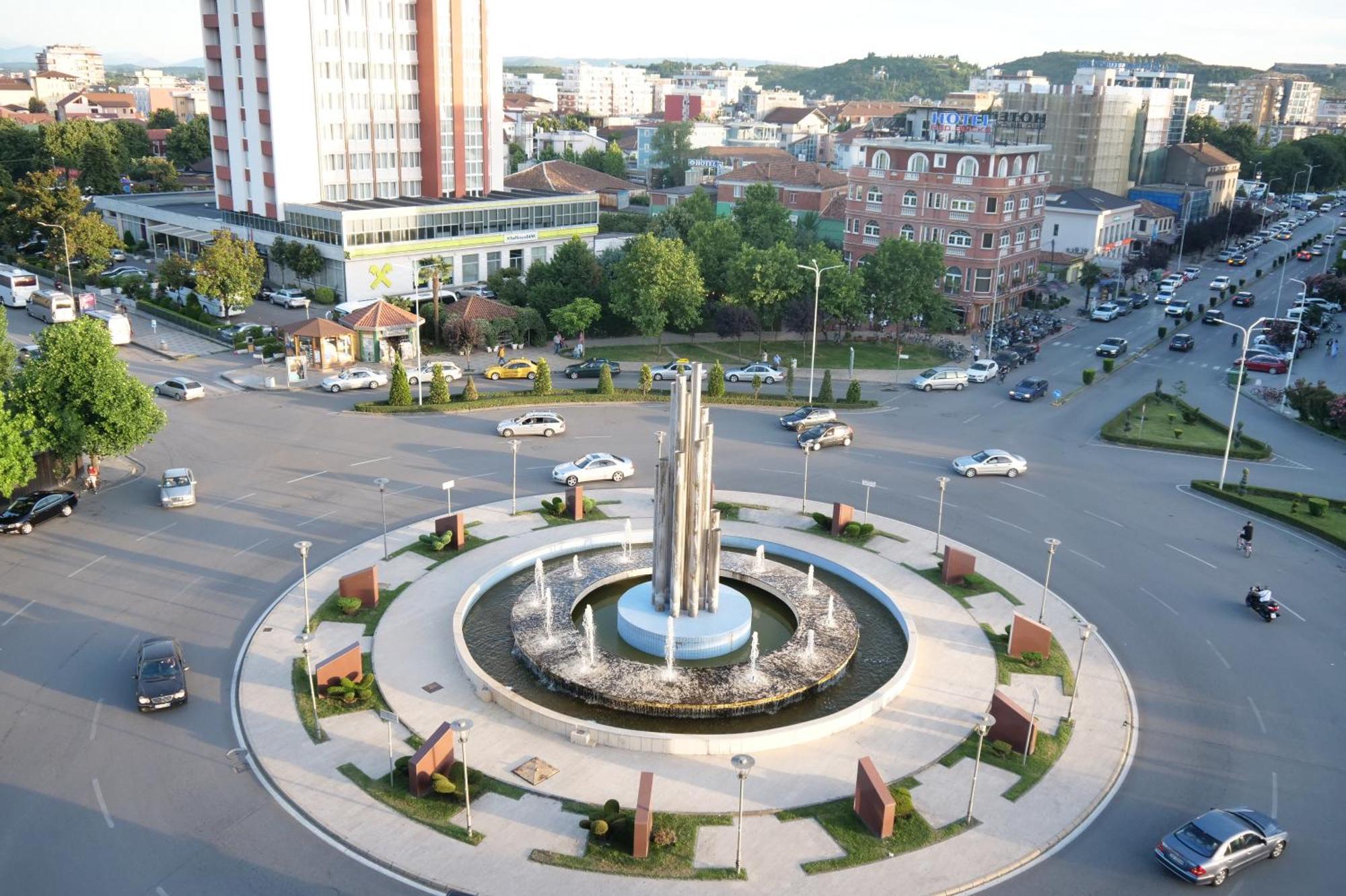Stay-Five Rooms & Apartments Shkoder Exterior photo