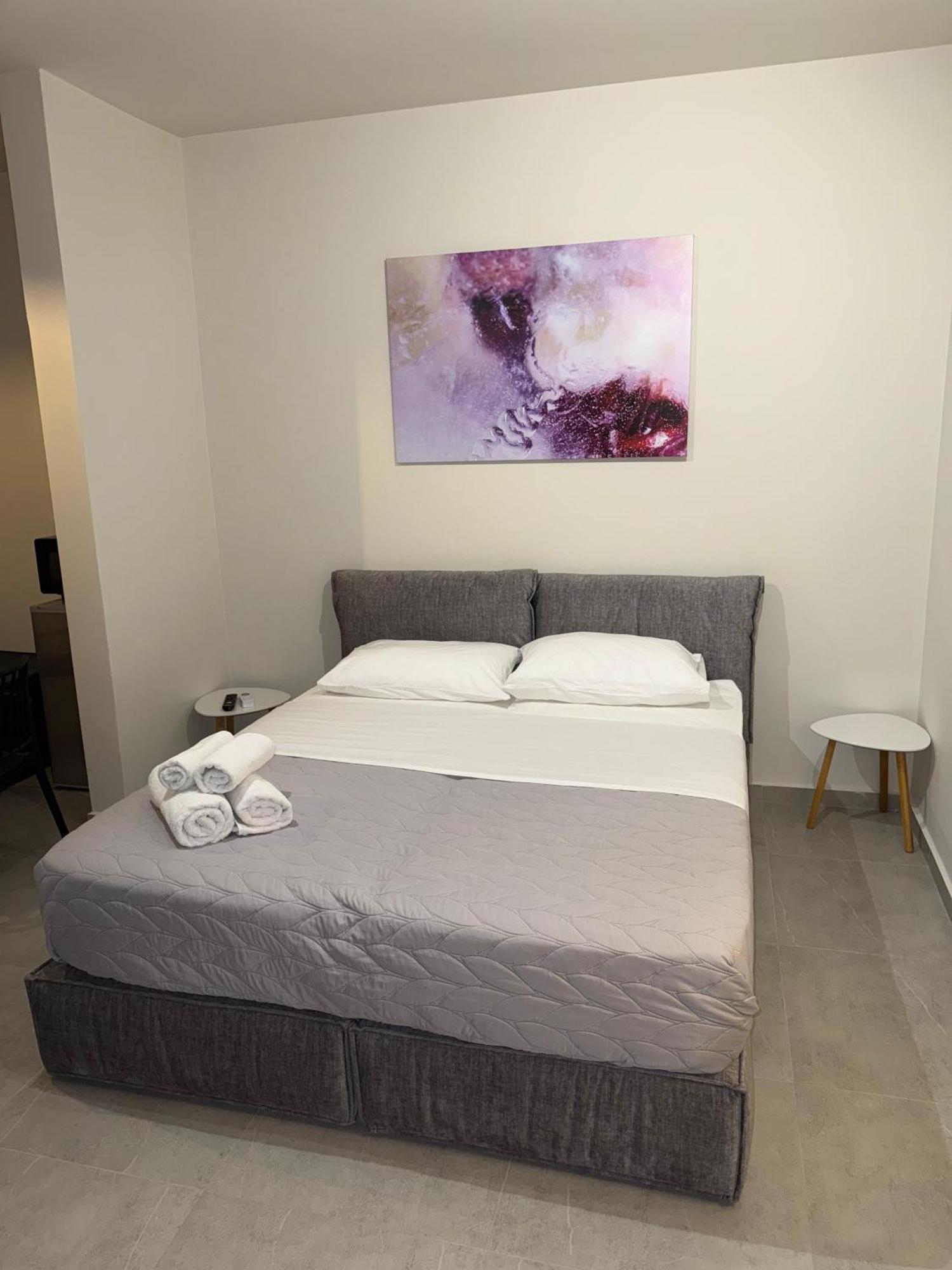 Stay-Five Rooms & Apartments Shkoder Exterior photo
