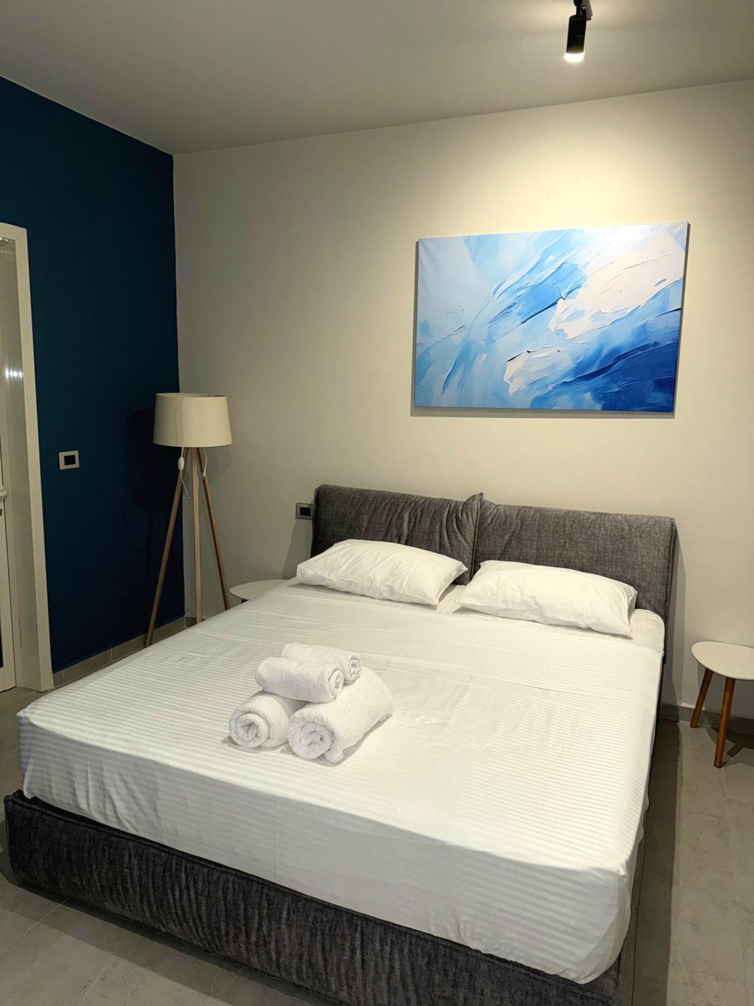 Stay-Five Rooms & Apartments Shkoder Exterior photo